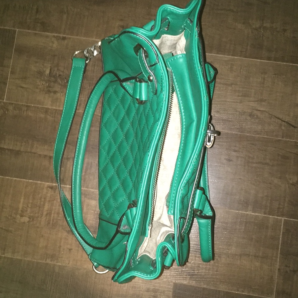 Green Lockbox Purse - Picture 2 of 2